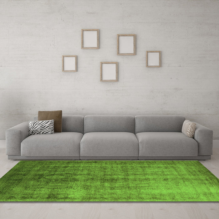 Machine Washable Oriental Green Industrial Area Rugs in a Living Room,, wshurb1569grn