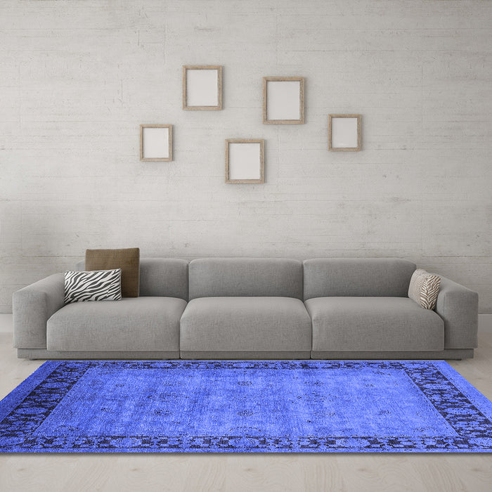 Machine Washable Oriental Blue Industrial Rug in a Living Room, wshurb1570blu