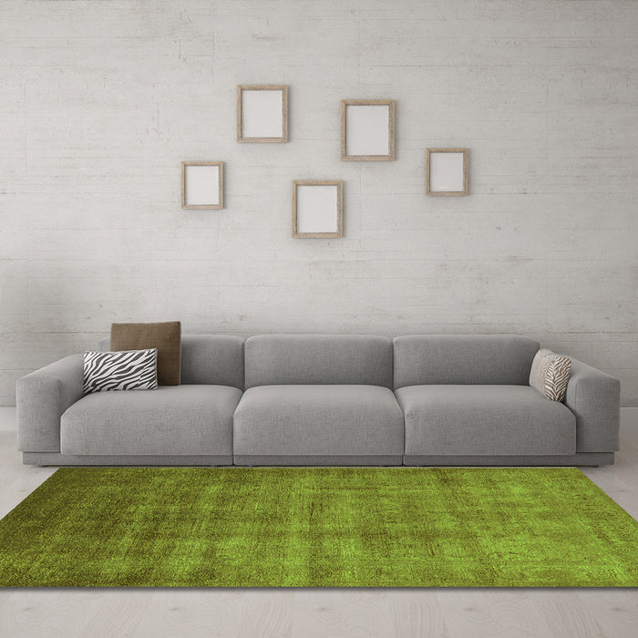Machine Washable Oriental Green Industrial Area Rugs in a Living Room,, wshurb1572grn