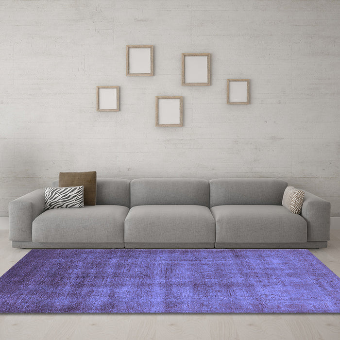 Machine Washable Oriental Blue Industrial Rug in a Living Room, wshurb1572blu