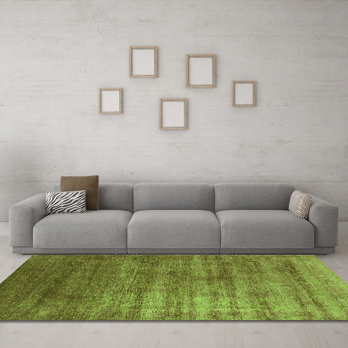 Machine Washable Oriental Green Industrial Area Rugs in a Living Room,, wshurb1574grn