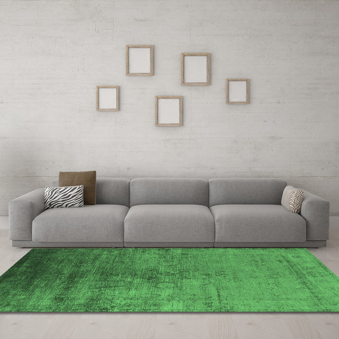 Machine Washable Oriental Emerald Green Industrial Area Rugs in a Living Room,, wshurb1575emgrn
