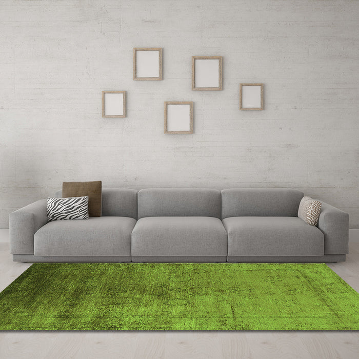Machine Washable Oriental Green Industrial Area Rugs in a Living Room,, wshurb1575grn