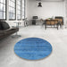 Round Mid-Century Modern Oriental Rug in a Office, urb1576