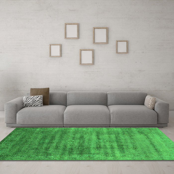 Machine Washable Oriental Green Industrial Area Rugs in a Living Room,, wshurb1577grn