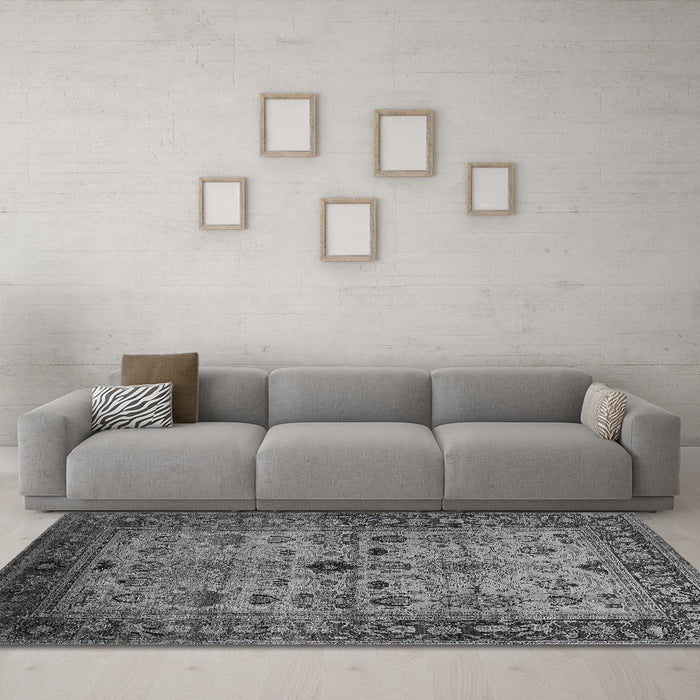 Machine Washable Oriental Gray Industrial Rug in a Living Room,, wshurb1579gry