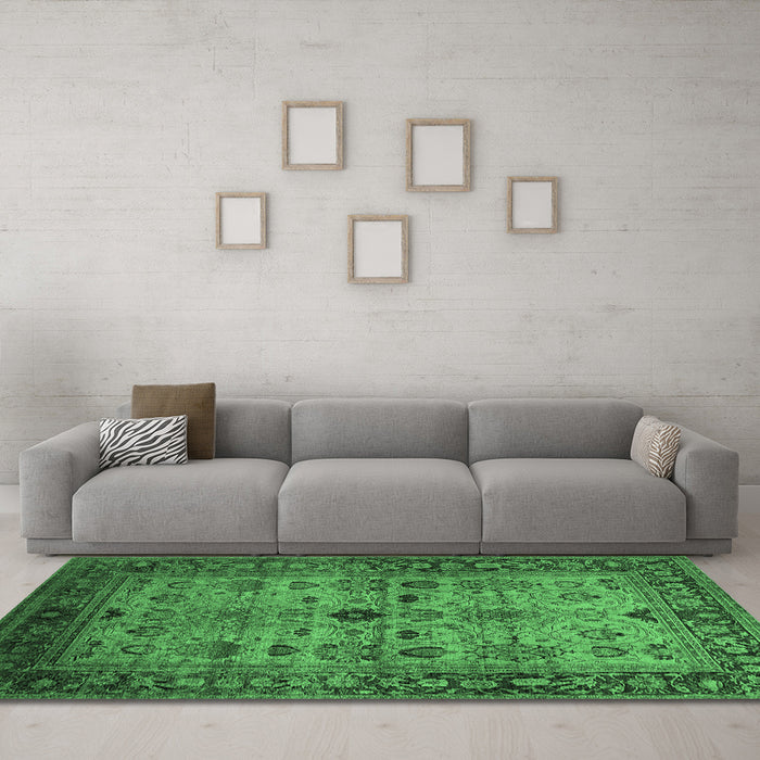 Machine Washable Oriental Emerald Green Industrial Area Rugs in a Living Room,, wshurb1579emgrn