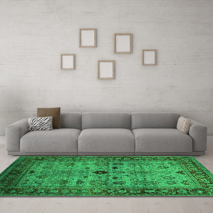 Machine Washable Oriental Green Industrial Area Rugs in a Living Room,, wshurb1579grn