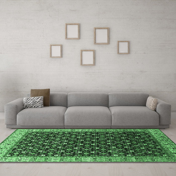 Machine Washable Oriental Emerald Green Industrial Area Rugs in a Living Room,, wshurb1582emgrn