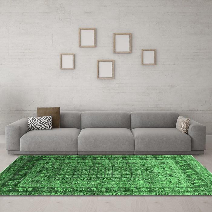 Machine Washable Oriental Emerald Green Industrial Area Rugs in a Living Room,, wshurb1586emgrn