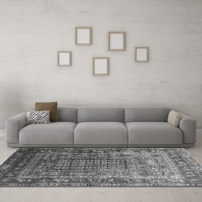Machine Washable Oriental Gray Industrial Rug in a Living Room,, wshurb1586gry