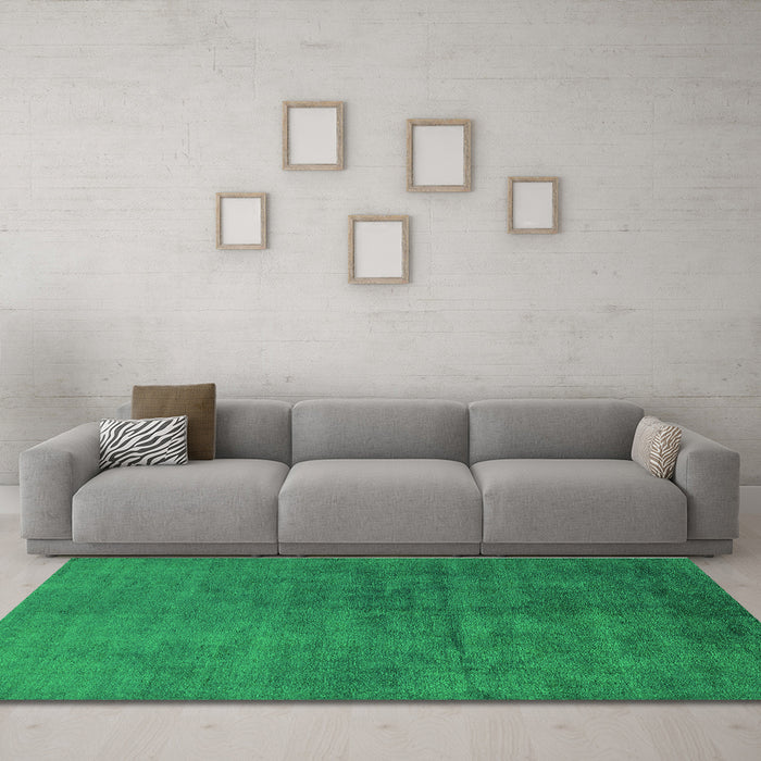 Machine Washable Oriental Green Industrial Area Rugs in a Living Room,, wshurb1587grn