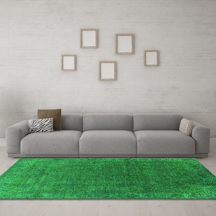 Machine Washable Oriental Green Industrial Area Rugs in a Living Room,, wshurb1589grn