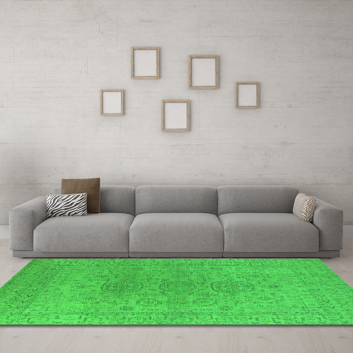 Machine Washable Oriental Green Industrial Area Rugs in a Living Room,, wshurb1590grn