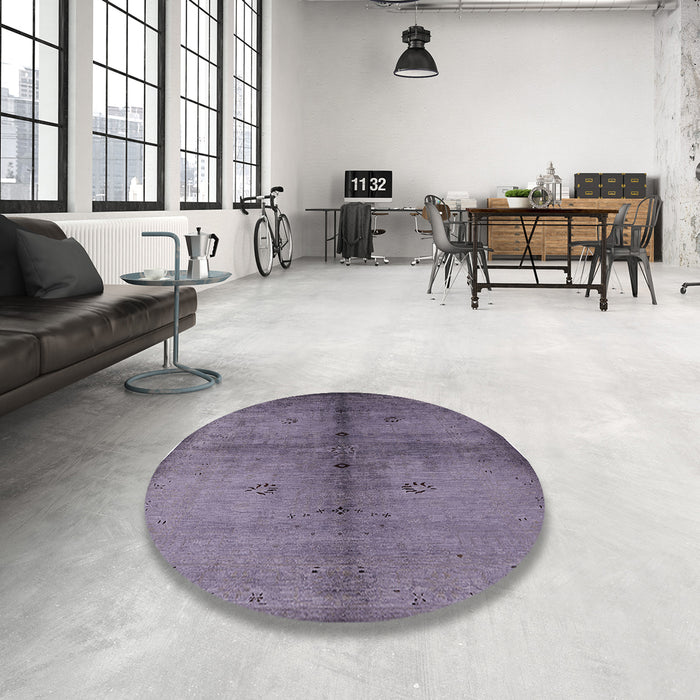 Round Mid-Century Modern Purple Oriental Rug in a Office, urb1592