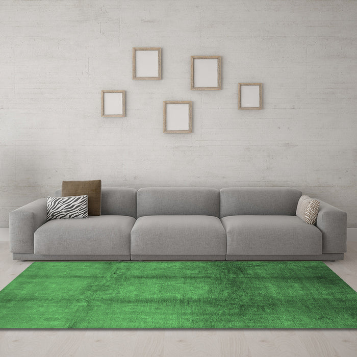 Machine Washable Oriental Emerald Green Industrial Area Rugs in a Living Room,, wshurb1596emgrn