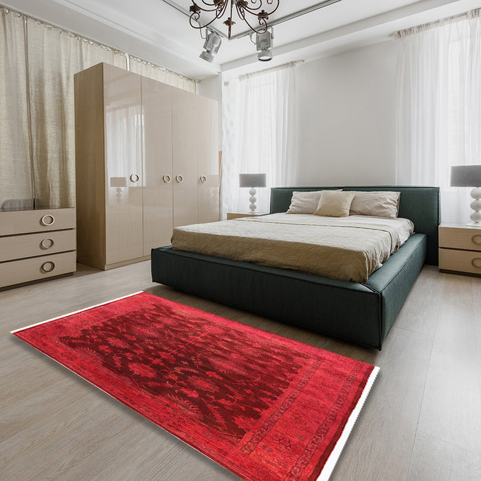 Mid-Century Modern Red Oriental Rug in a Bedroom, urb1603