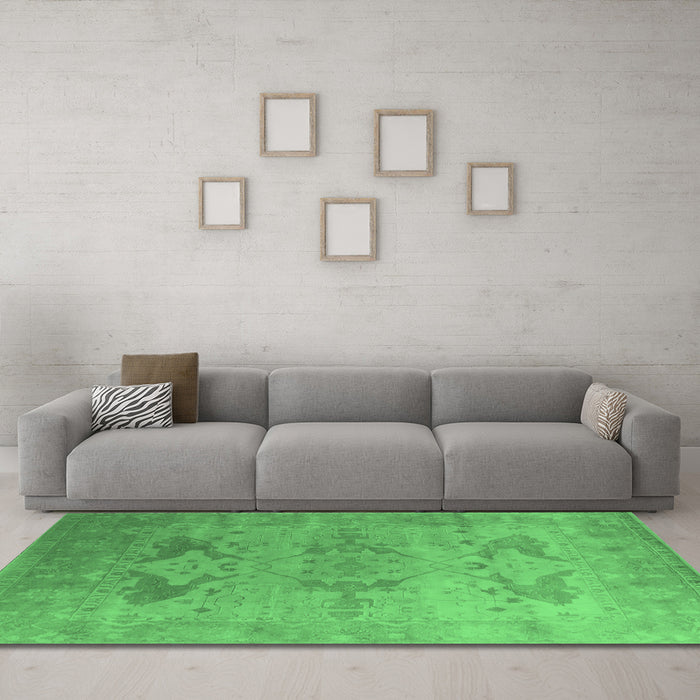 Machine Washable Oriental Emerald Green Industrial Area Rugs in a Living Room,, wshurb1607emgrn