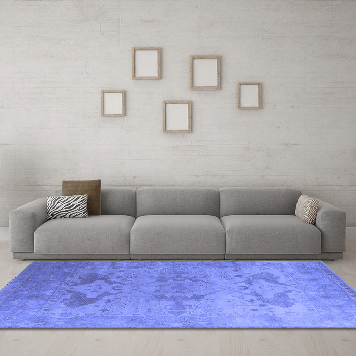 Machine Washable Oriental Blue Industrial Rug in a Living Room, wshurb1607blu