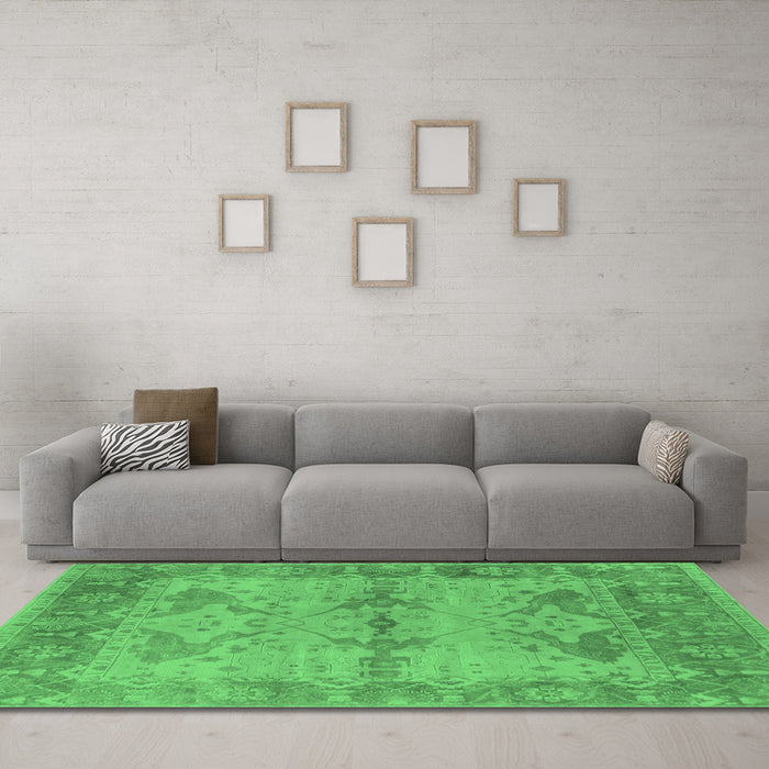 Machine Washable Oriental Emerald Green Industrial Area Rugs in a Living Room,, wshurb1608emgrn