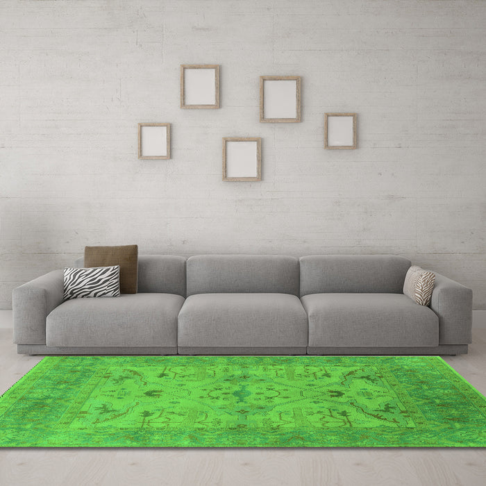 Machine Washable Oriental Green Industrial Area Rugs in a Living Room,, wshurb1610grn