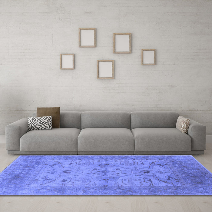 Machine Washable Oriental Blue Industrial Rug in a Living Room, wshurb1610blu