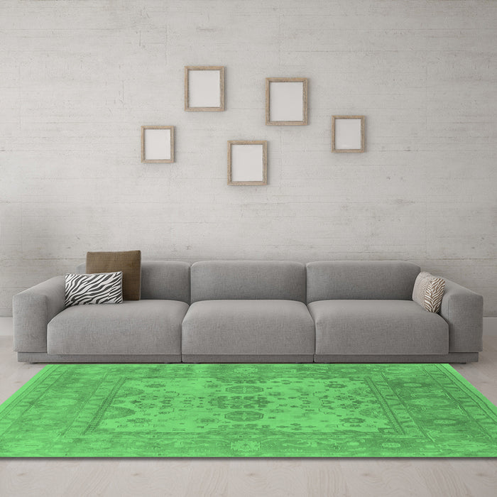 Machine Washable Oriental Emerald Green Industrial Area Rugs in a Living Room,, wshurb1611emgrn