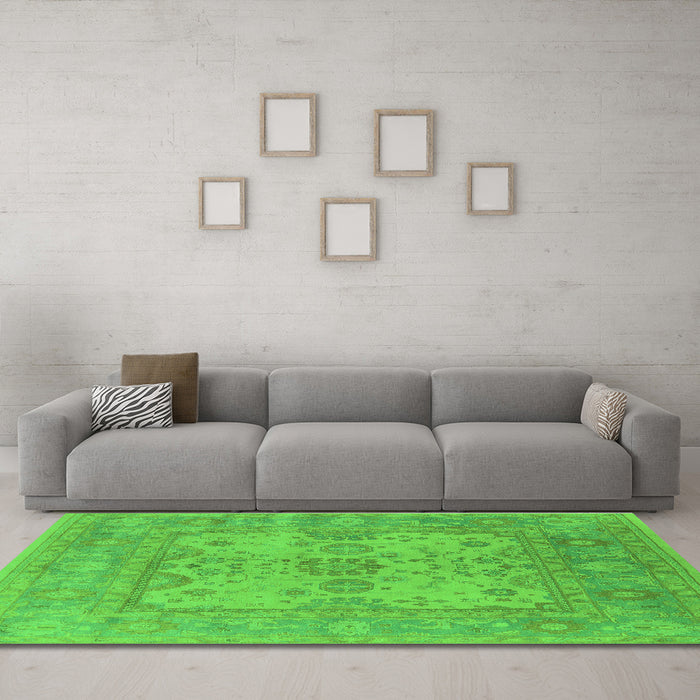 Machine Washable Oriental Green Industrial Area Rugs in a Living Room,, wshurb1611grn