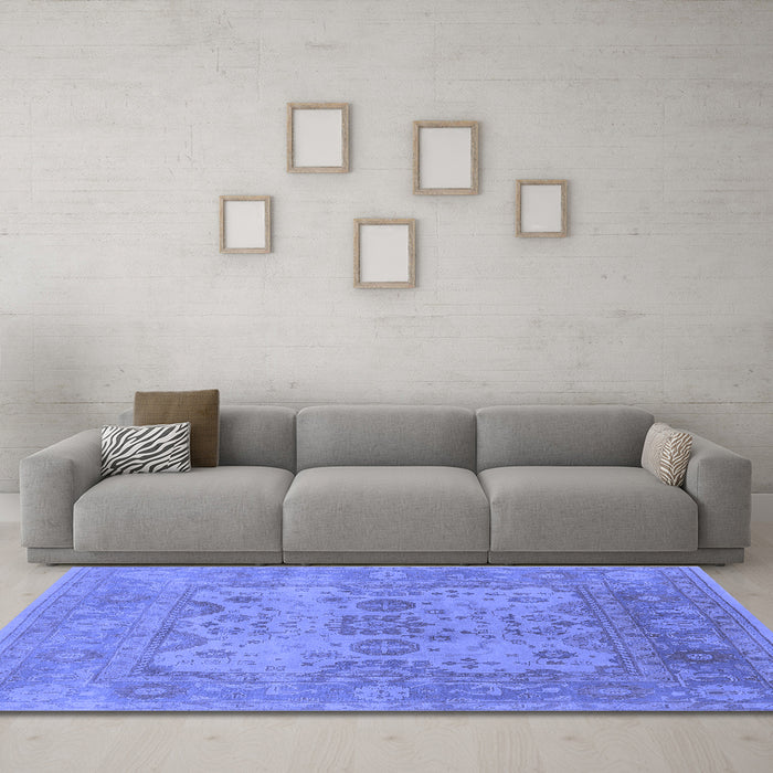 Machine Washable Oriental Blue Industrial Rug in a Living Room, wshurb1612blu