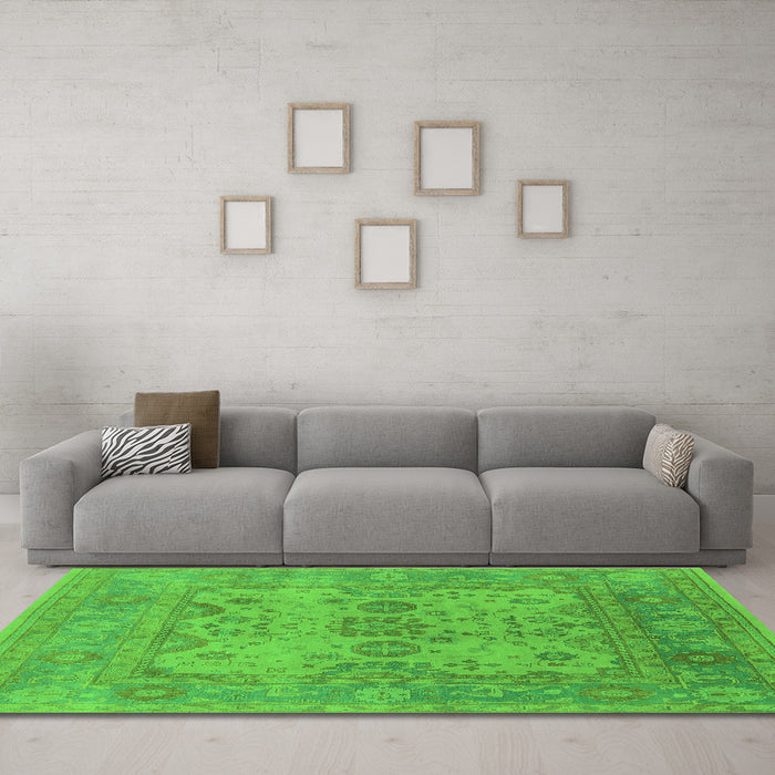 Machine Washable Oriental Green Industrial Area Rugs in a Living Room,, wshurb1612grn