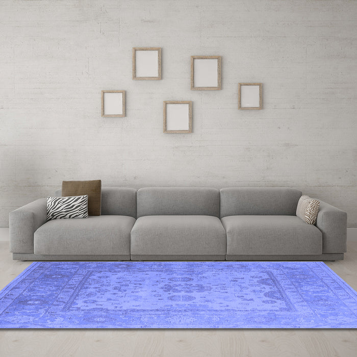 Machine Washable Oriental Blue Industrial Rug in a Living Room, wshurb1616blu