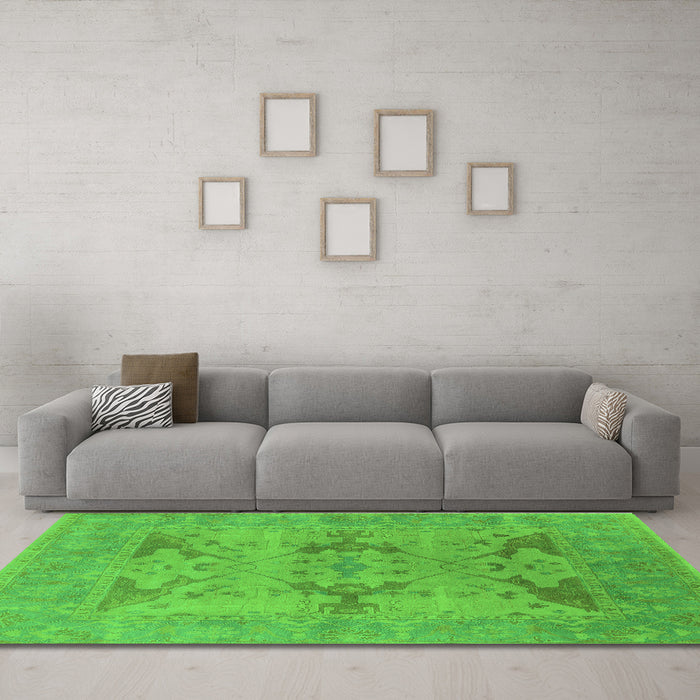 Machine Washable Oriental Green Industrial Area Rugs in a Living Room,, wshurb1617grn