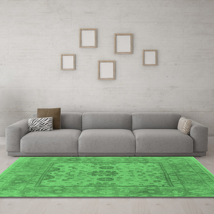 Machine Washable Oriental Emerald Green Industrial Area Rugs in a Living Room,, wshurb1620emgrn