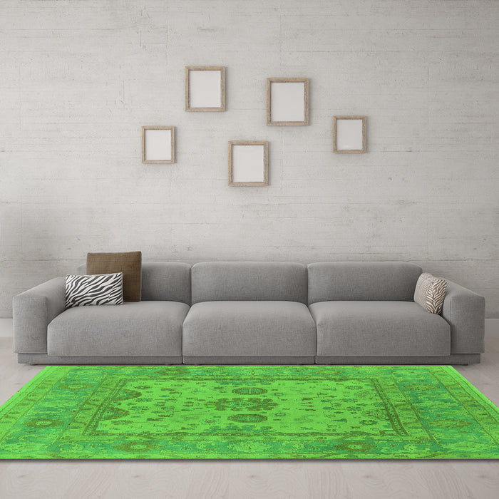 Machine Washable Oriental Green Industrial Area Rugs in a Living Room,, wshurb1620grn