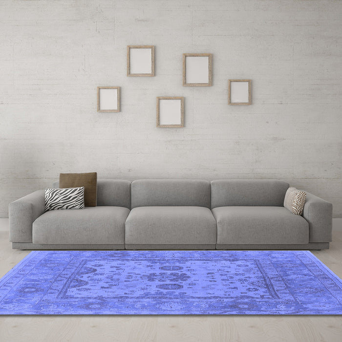 Machine Washable Oriental Blue Industrial Rug in a Living Room, wshurb1620blu