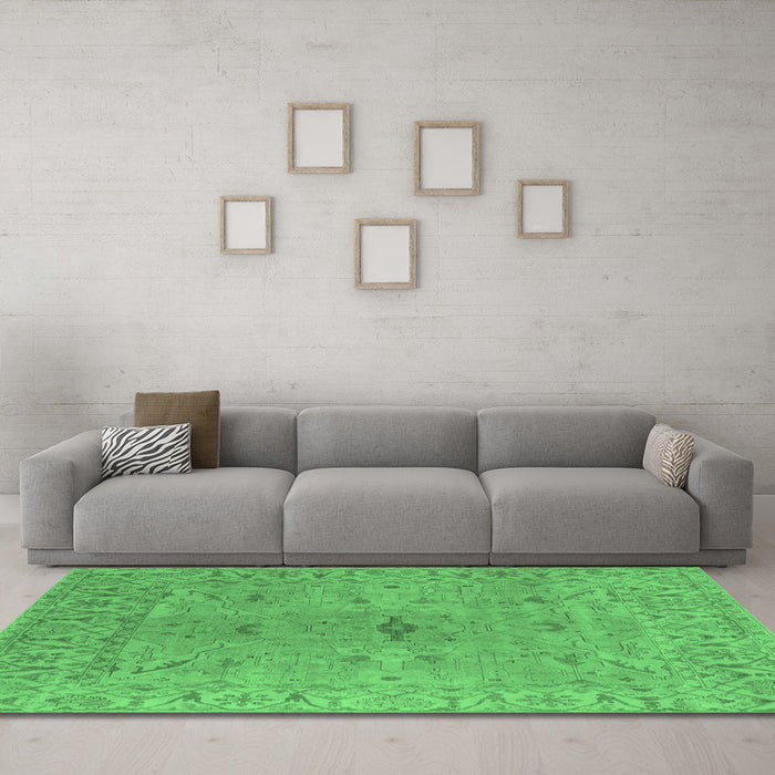 Machine Washable Oriental Emerald Green Industrial Area Rugs in a Living Room,, wshurb1621emgrn