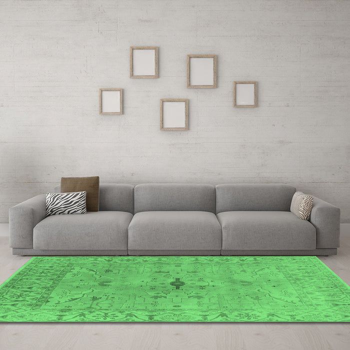 Machine Washable Oriental Emerald Green Industrial Area Rugs in a Living Room,, wshurb1622emgrn