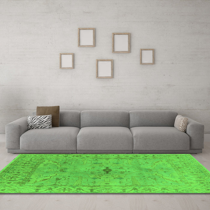 Machine Washable Oriental Green Industrial Area Rugs in a Living Room,, wshurb1622grn