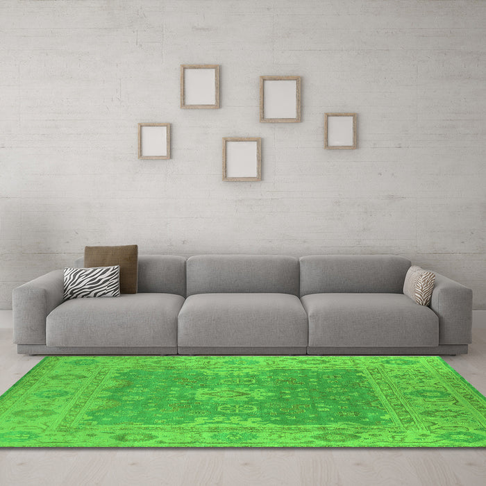 Machine Washable Oriental Green Industrial Area Rugs in a Living Room,, wshurb1623grn