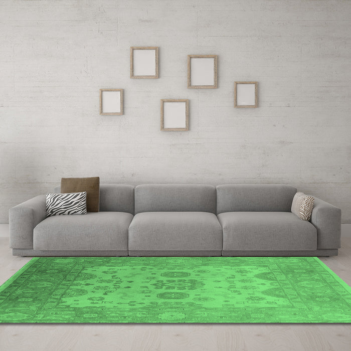 Machine Washable Oriental Emerald Green Industrial Area Rugs in a Living Room,, wshurb1625emgrn
