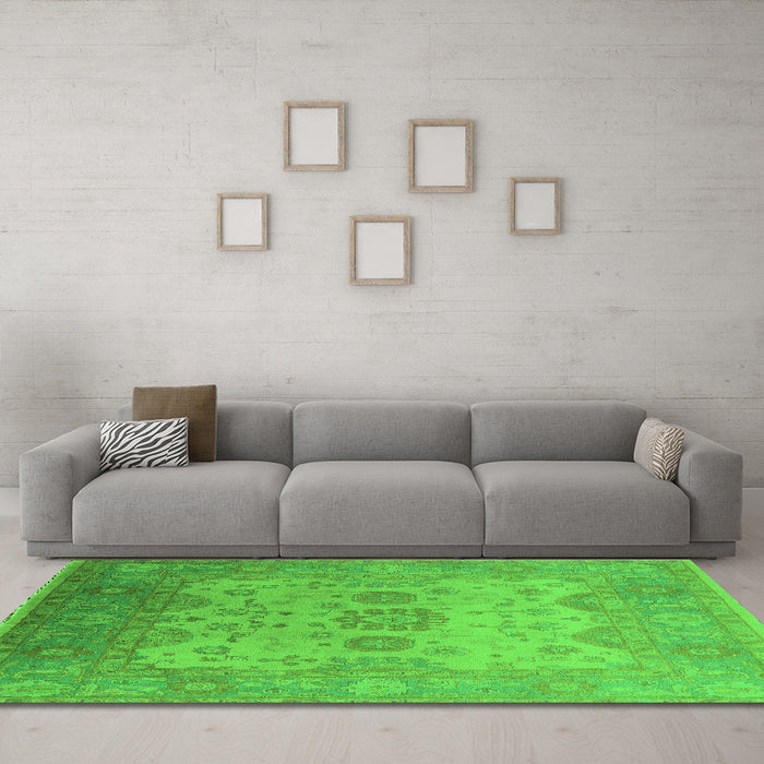 Machine Washable Oriental Green Industrial Area Rugs in a Living Room,, wshurb1625grn