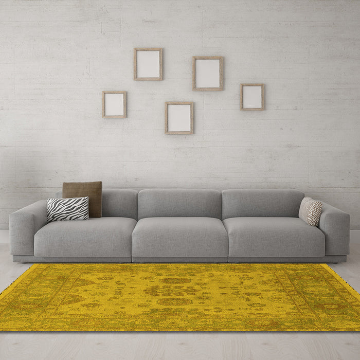 Machine Washable Oriental Yellow Industrial Rug in a Living Room, wshurb1626yw