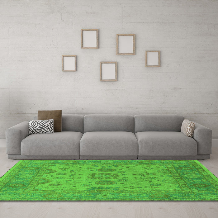 Machine Washable Oriental Green Industrial Area Rugs in a Living Room,, wshurb1626grn