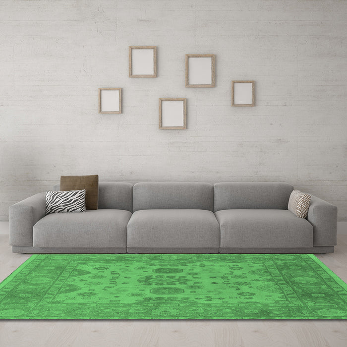 Machine Washable Oriental Emerald Green Industrial Area Rugs in a Living Room,, wshurb1626emgrn