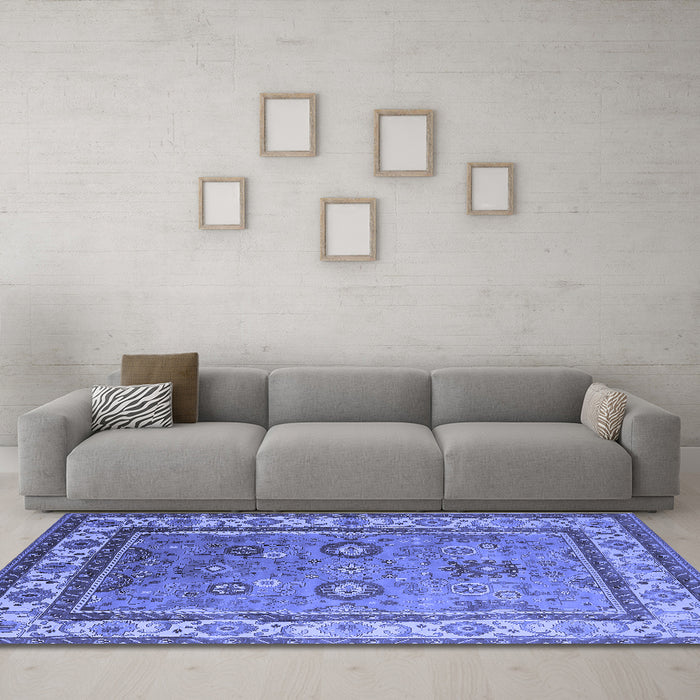 Machine Washable Oriental Blue Industrial Rug in a Living Room, wshurb1628blu