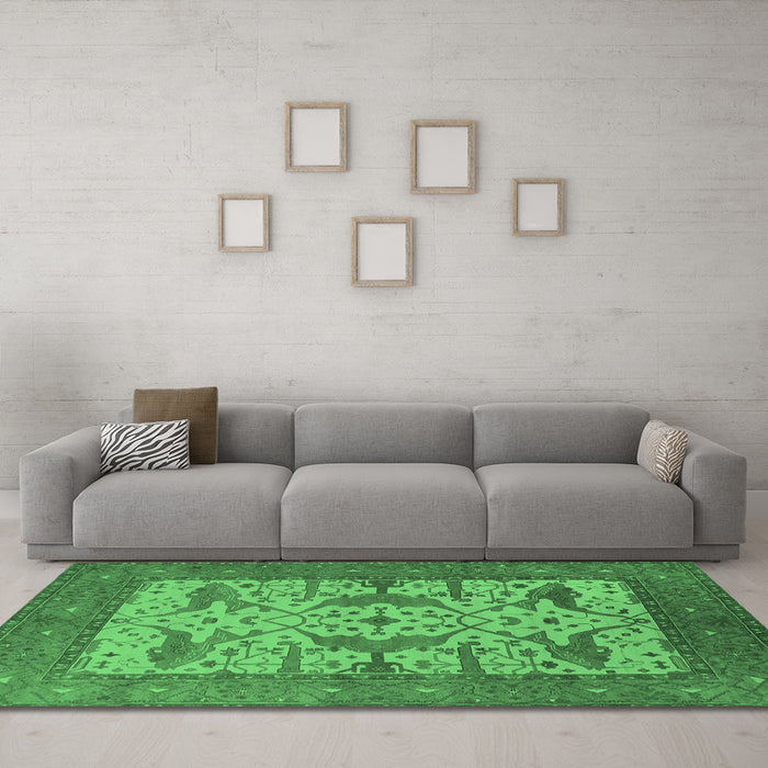 Machine Washable Oriental Emerald Green Industrial Area Rugs in a Living Room,, wshurb1629emgrn