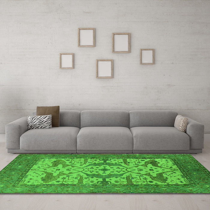 Machine Washable Oriental Green Industrial Area Rugs in a Living Room,, wshurb1629grn