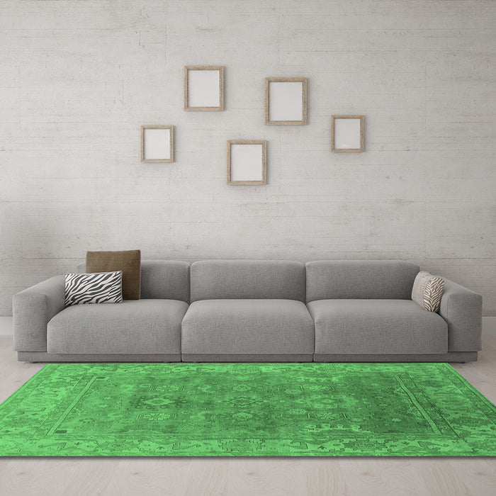 Machine Washable Oriental Emerald Green Industrial Area Rugs in a Living Room,, wshurb1630emgrn