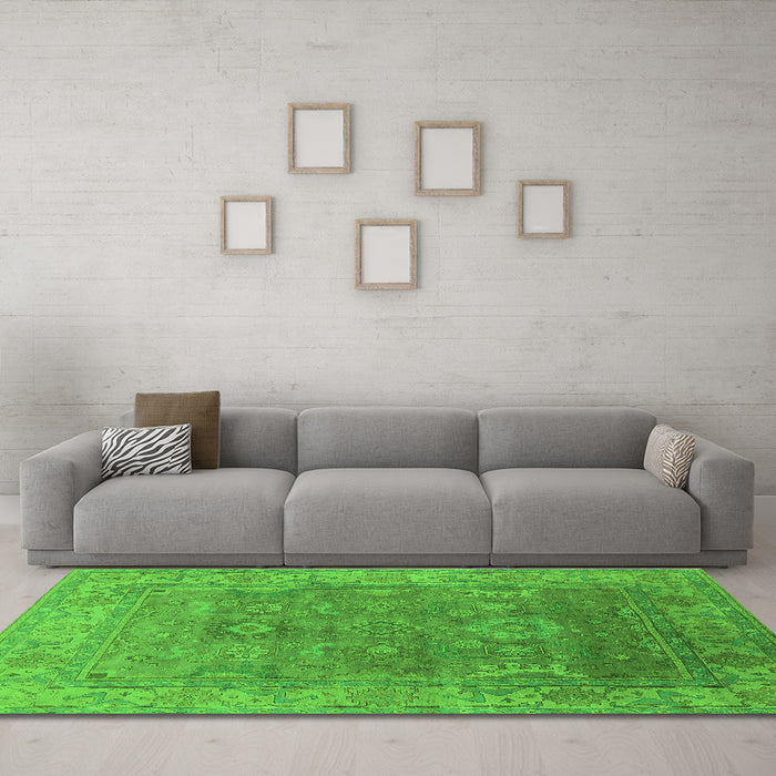 Machine Washable Oriental Green Industrial Area Rugs in a Living Room,, wshurb1630grn