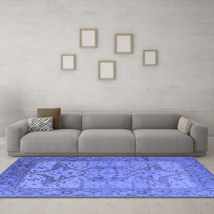Machine Washable Oriental Blue Industrial Rug in a Living Room, wshurb1631blu